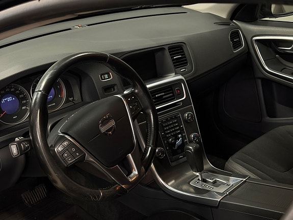 Volvo V60 9 of 16
