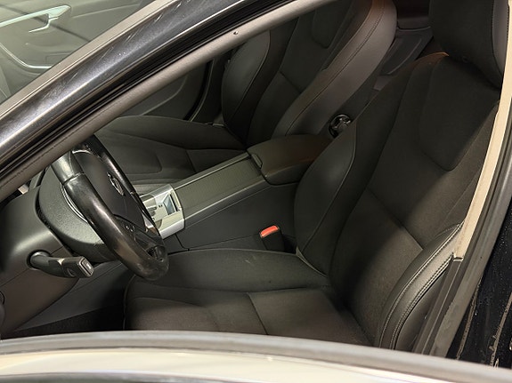 Volvo V60 14 of 16