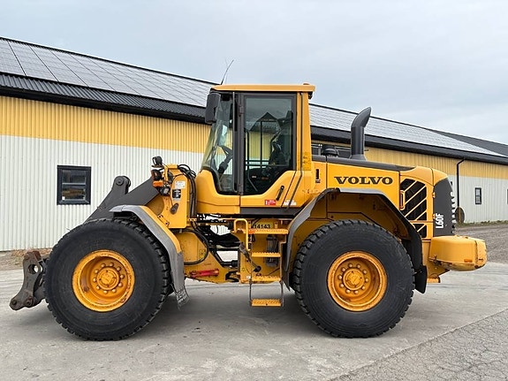 Volvo L60F lastmaskin, svensksåld, all utrustning 2 of 7