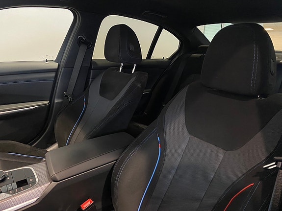 BMW 330e 4 of 5