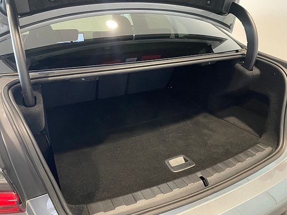 BMW 330e 12 of 15