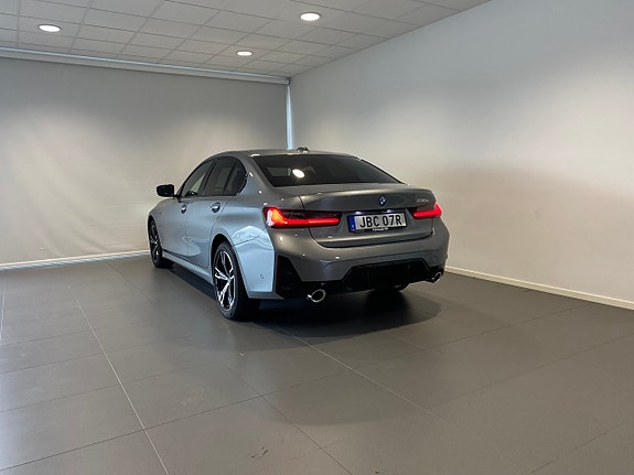 BMW 330e 14 of 15