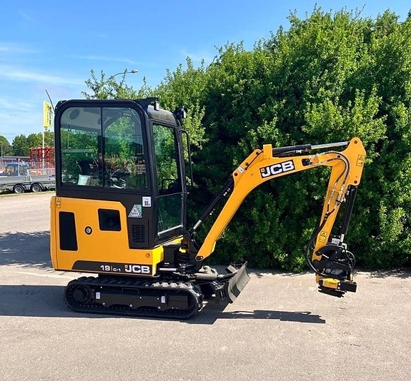 JCB 19 C-1- Finns möjlighet att dema! 2 of 6