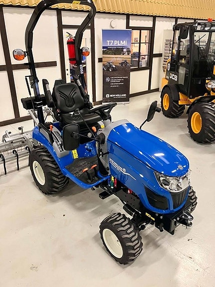 New Holland BOOMER 25C 2 of 4