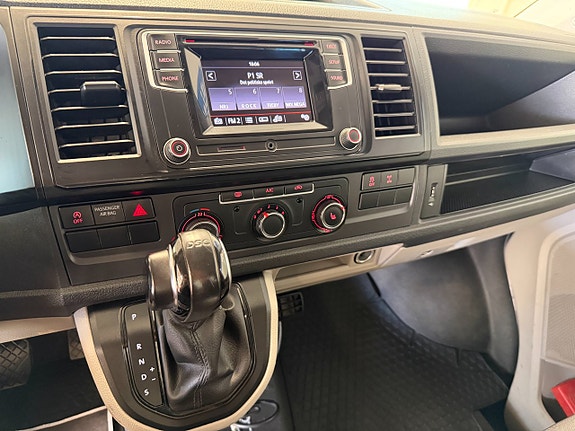Volkswagen Transporter 12 of 16