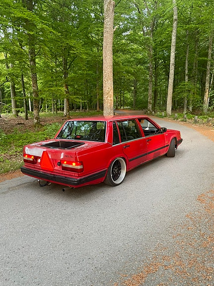 Volvo 740 2 of 5