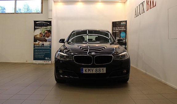 BMW 318d 3 of 5