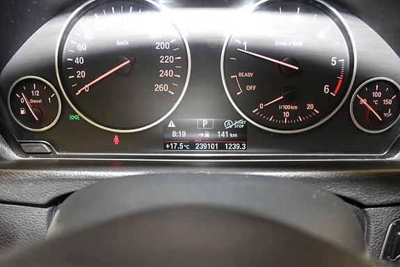 BMW 318d 16 of 17