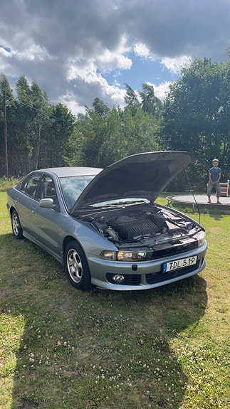 Mitsubishi Galant 2 of 3