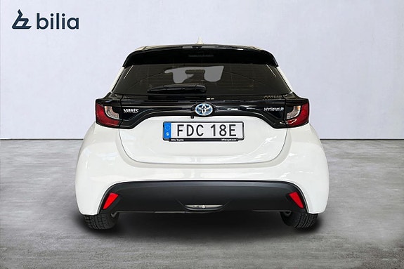 Toyota Yaris 4 of 5