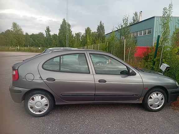 Renault Megane I 4 of 5