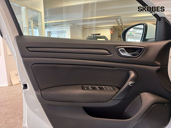 Renault Megane 14 of 16