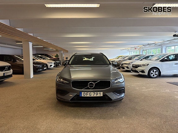 Volvo V60 2 of 5