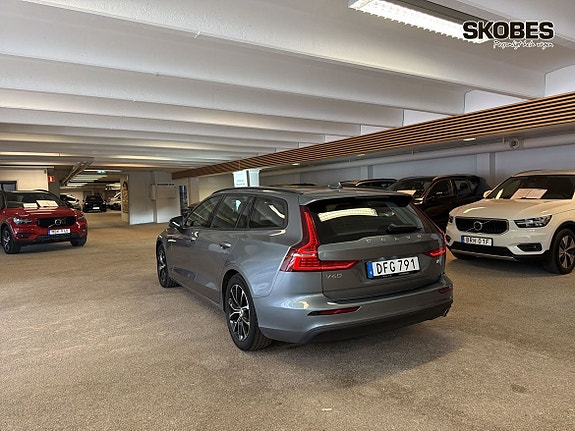 Volvo V60 4 of 5