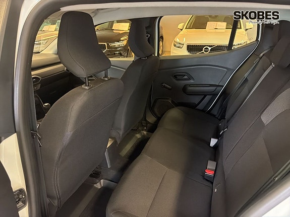 Dacia Sandero 8 of 16