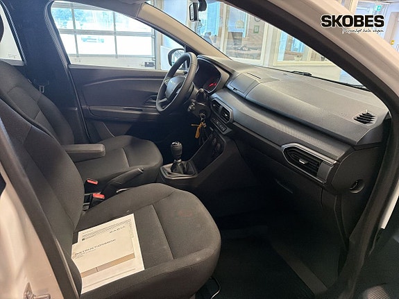 Dacia Sandero 10 of 16