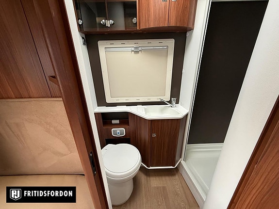 Adria MATRIX SUPREME M 687 SLT 14 of 17