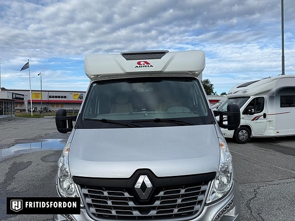 Adria MATRIX SUPREME M 687 SLT 2 of 17