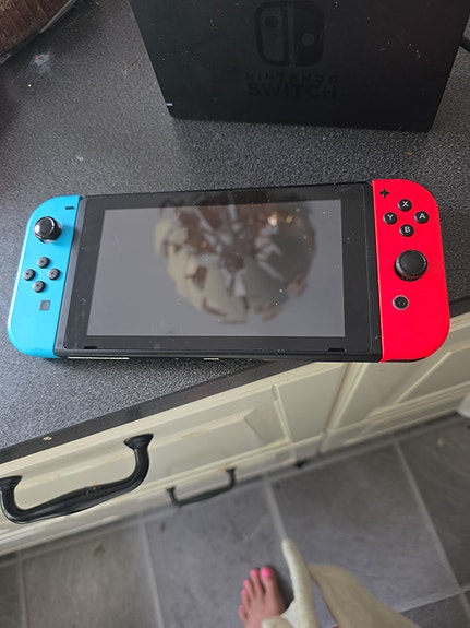 Nintendo Switch spelkonsol neon röd/blå image 3