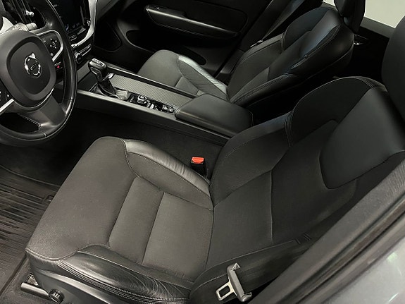 Volvo XC60 4 of 5