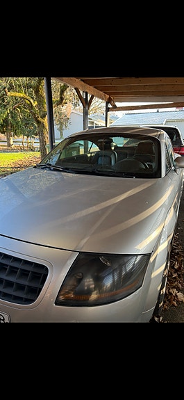 Audi TT 2 of 5