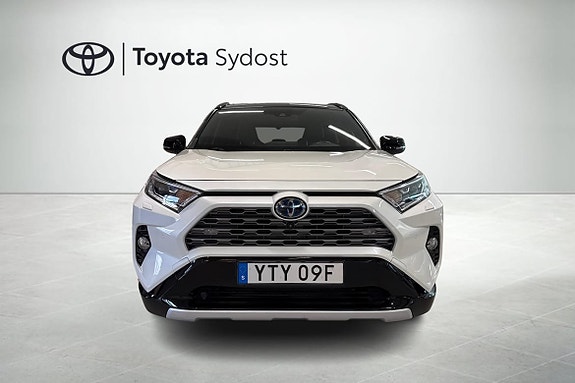 Toyota RAV4 2 of 5
