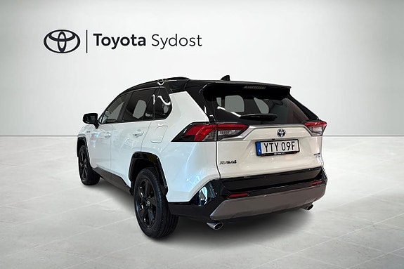Toyota RAV4 4 of 5
