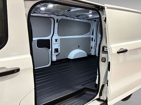 Ford Transit Custom 10 of 14
