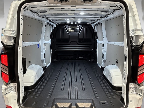 Ford Transit Custom 8 of 14