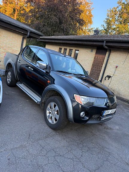 Mitsubishi L200 2 of 6