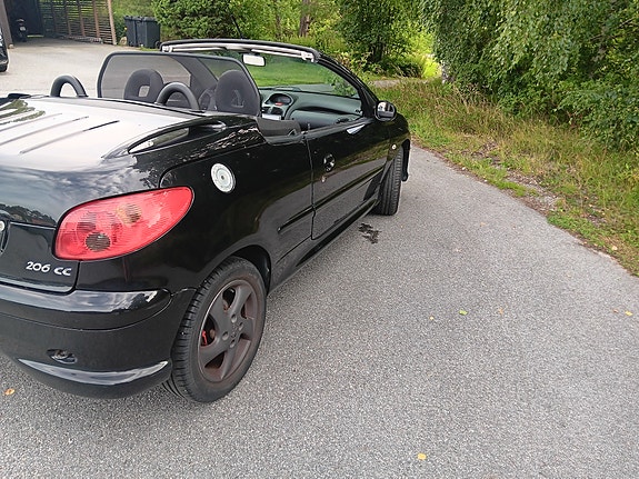 Peugeot 206 CC 3 of 5