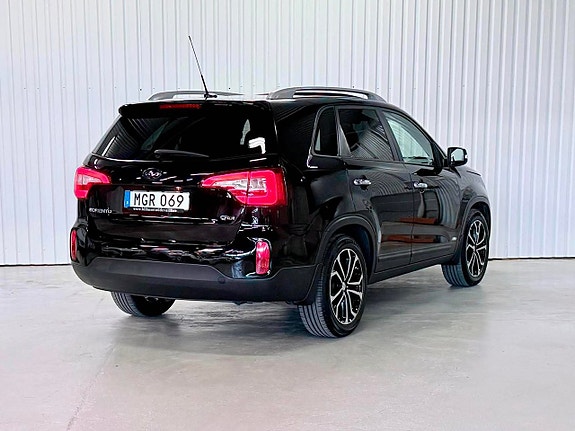 Kia Sorento 3 of 5