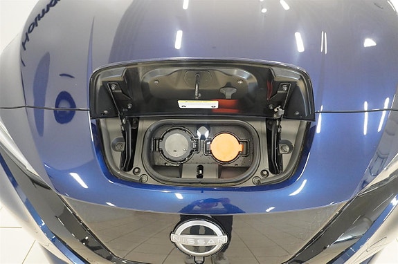Nissan Leaf 15 of 16