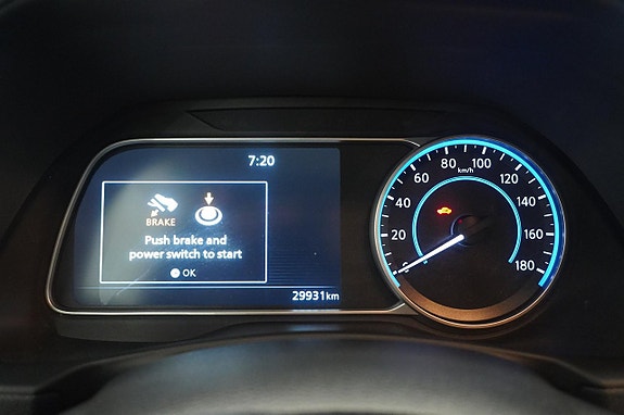 Nissan Leaf 8 of 16