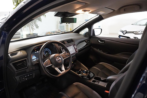 Nissan Leaf 3 of 21