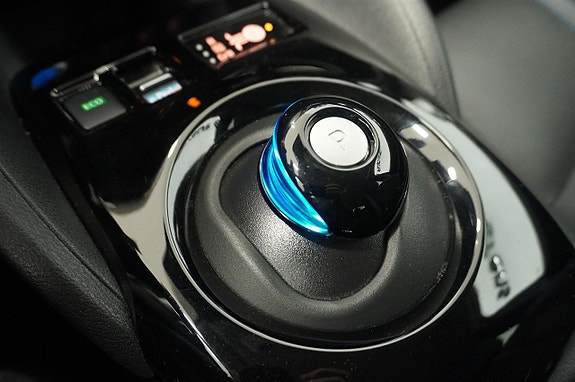 Nissan Leaf 12 of 16