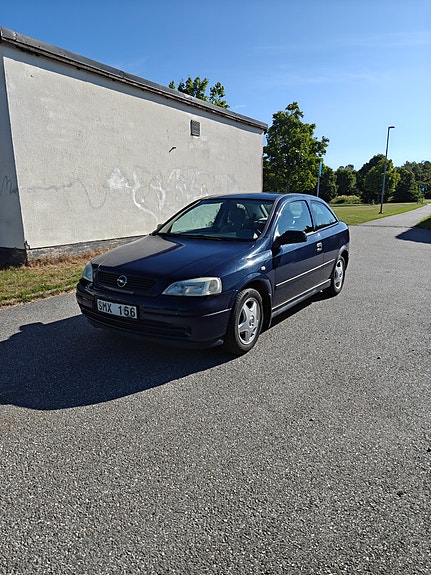 Opel Astra 2 of 4