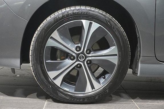 Nissan Leaf 8 of 15