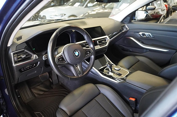 BMW 320d 12 of 30