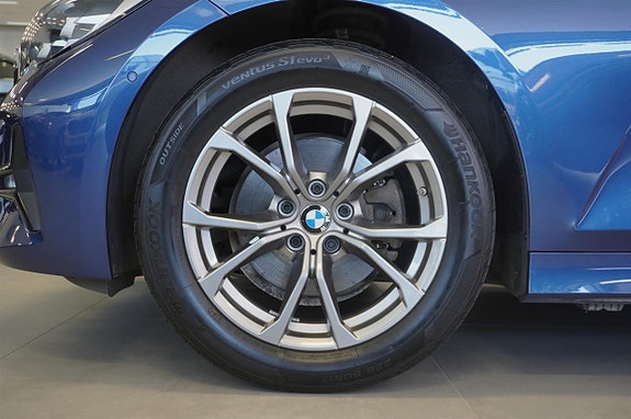 BMW 320d 3 of 30