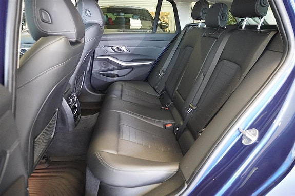 BMW 320d 15 of 30
