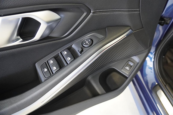 BMW 320d 14 of 30