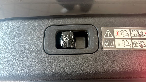 Mercedes-Benz C300 e 12 of 12