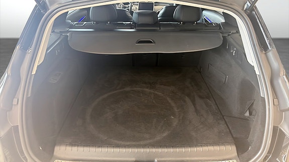 Mercedes-Benz C300 e 10 of 12