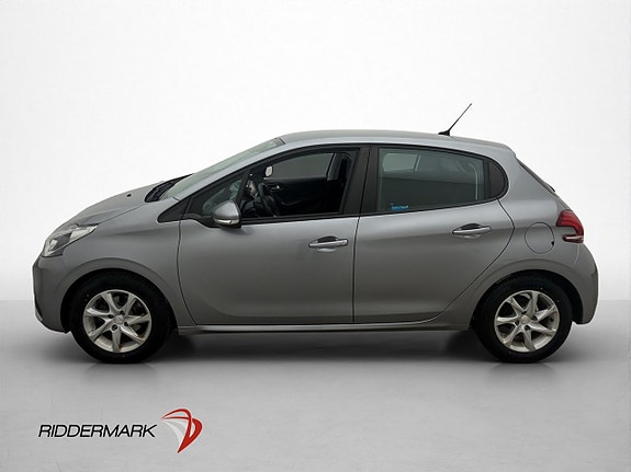 Peugeot 208 2 of 5