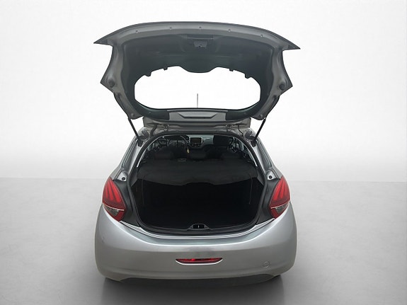 Peugeot 208 8 of 26