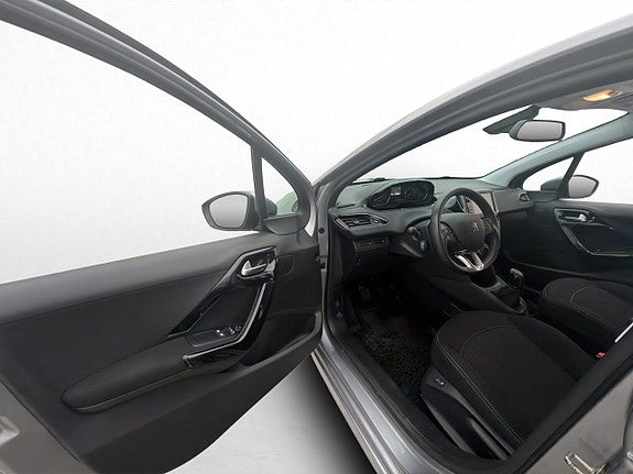 Peugeot 208 13 of 26