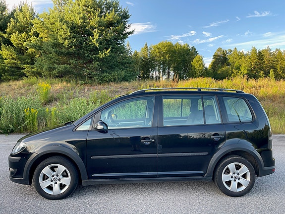 Volkswagen Touran Cross 5 of 5