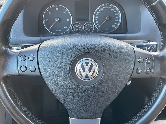 Volkswagen Touran Cross 9 of 9