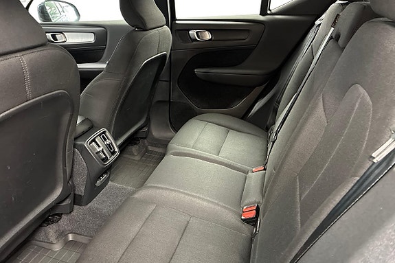 Volvo XC40 18 of 21